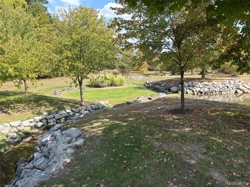 18018 RIDGEVIEW Drive, Northville, MI — Photo 16