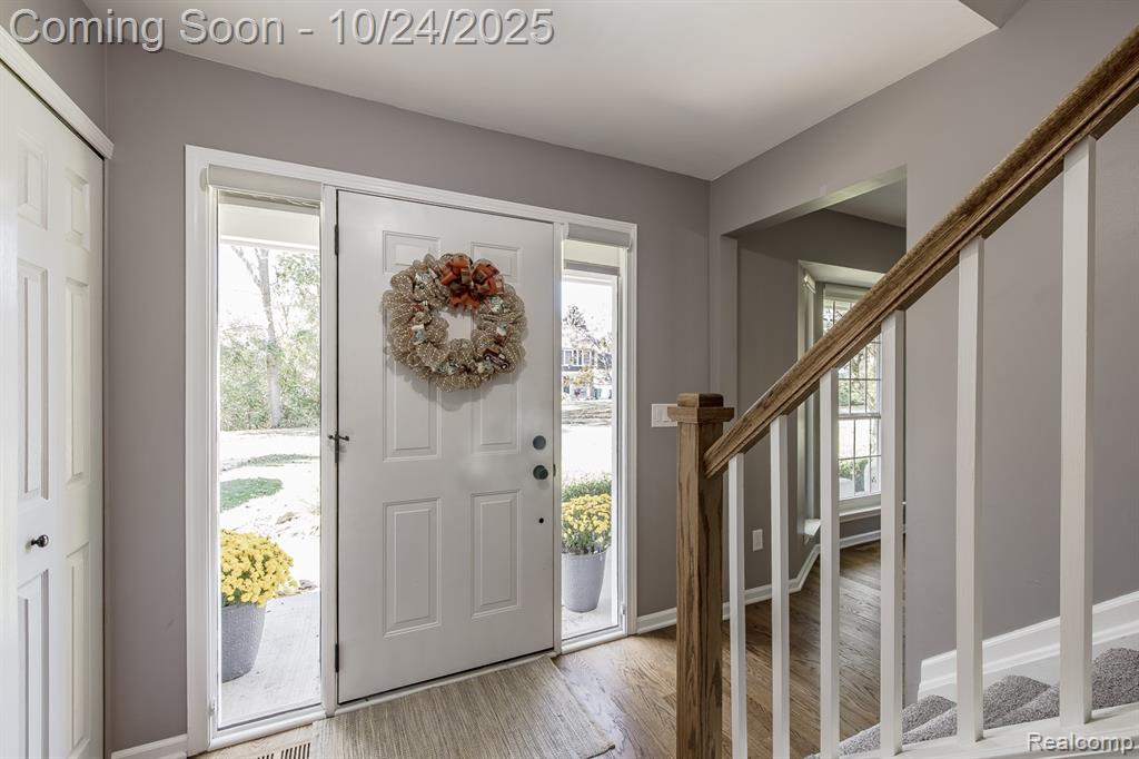 6244 Lake Waldon Court, Clarkston, MI — Photo 4