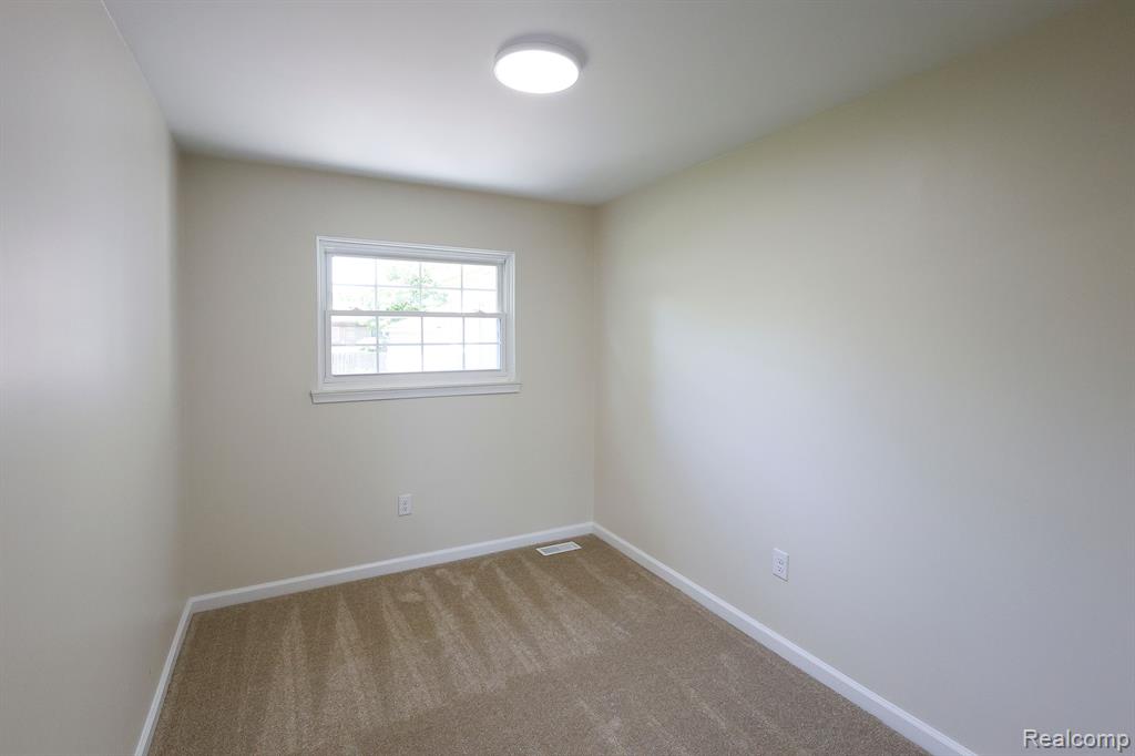 9858 FAIRBANKS Street, Van Buren, MI 48111 — Photo 23