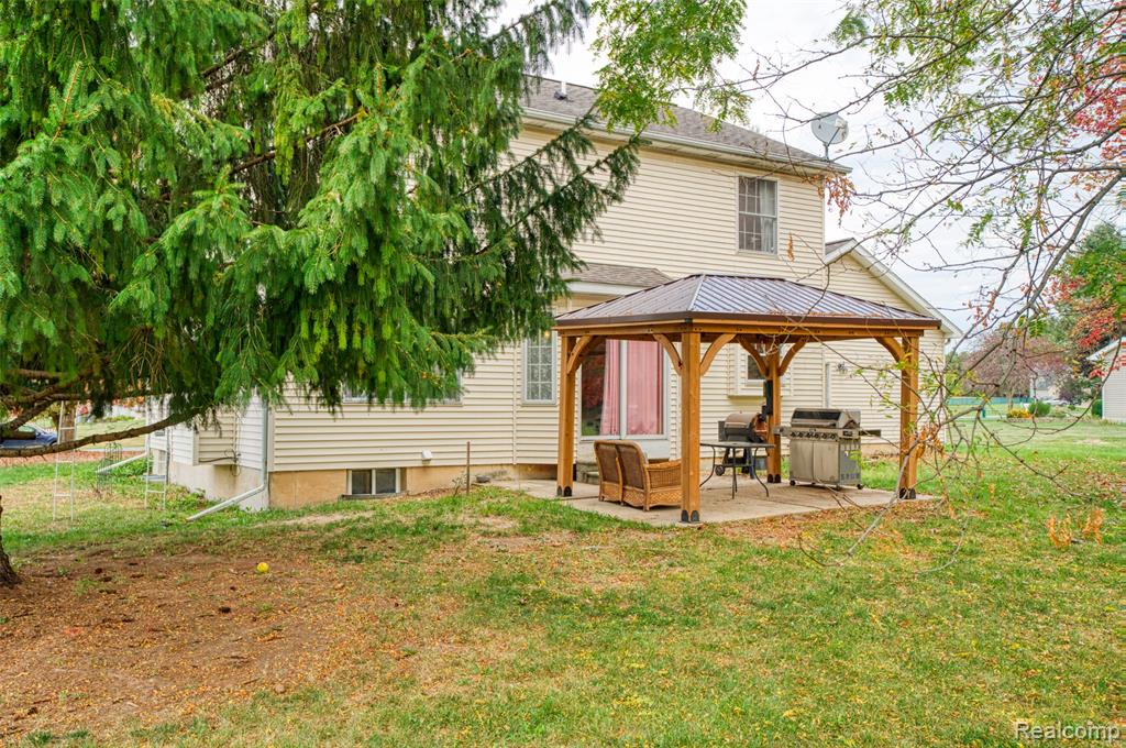 10887 Mackinaw Trail, Fowlerville, MI 48836 — Photo 25
