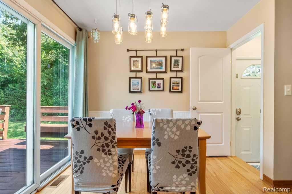 369 LARKSPUR Street, Ann Arbor, MI 48105 — Photo 9