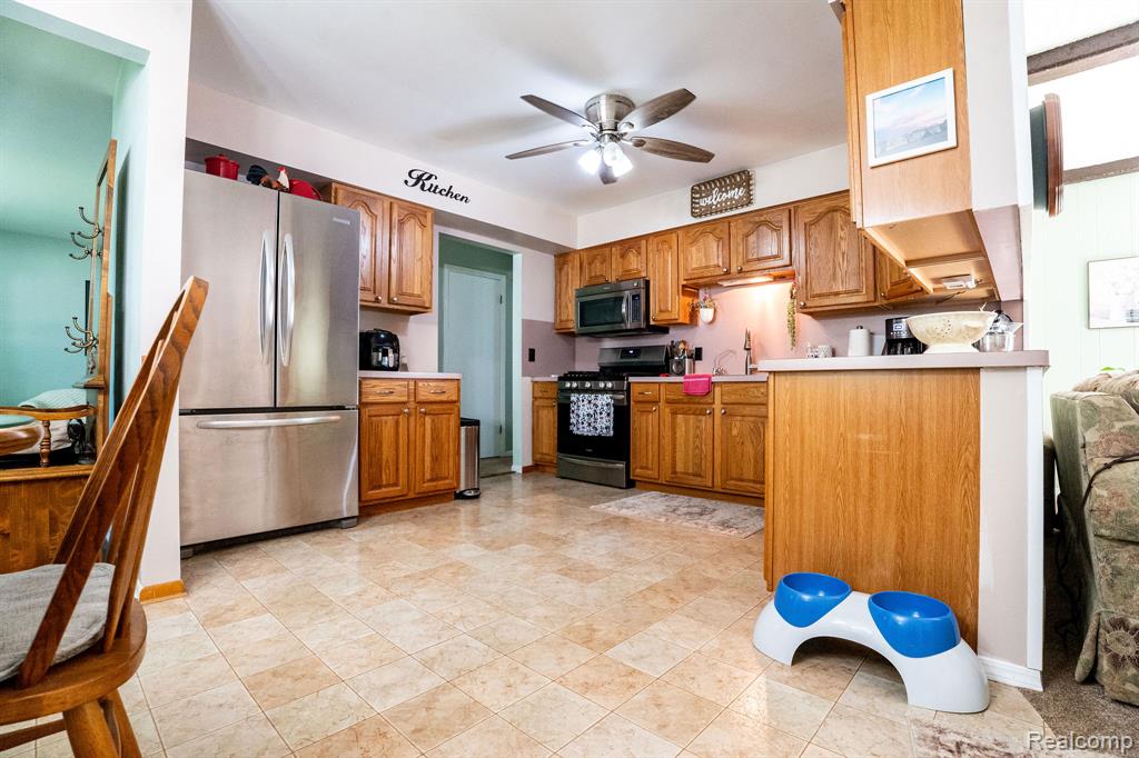 4190 Charter Oak Drive, Flint, MI 48507 — Photo 13
