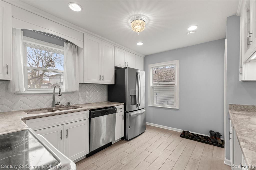 4615 MANDALAY Avenue, Royal Oak, MI 48073 — Photo 18