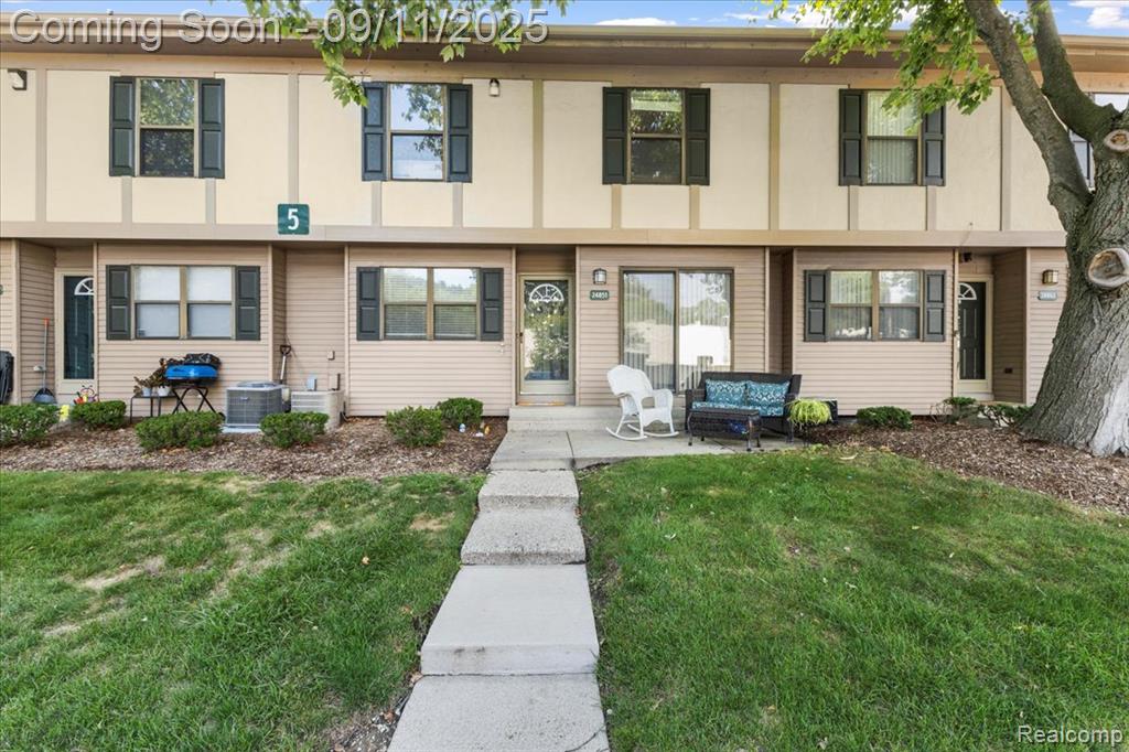 24851 Auburn Lane, Southfield, MI 48033 — front exterior