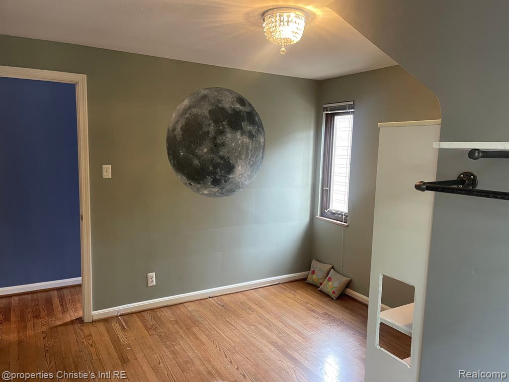 532 SAINT CLAIR Street, Grosse Pointe, MI 48230 — Photo 29