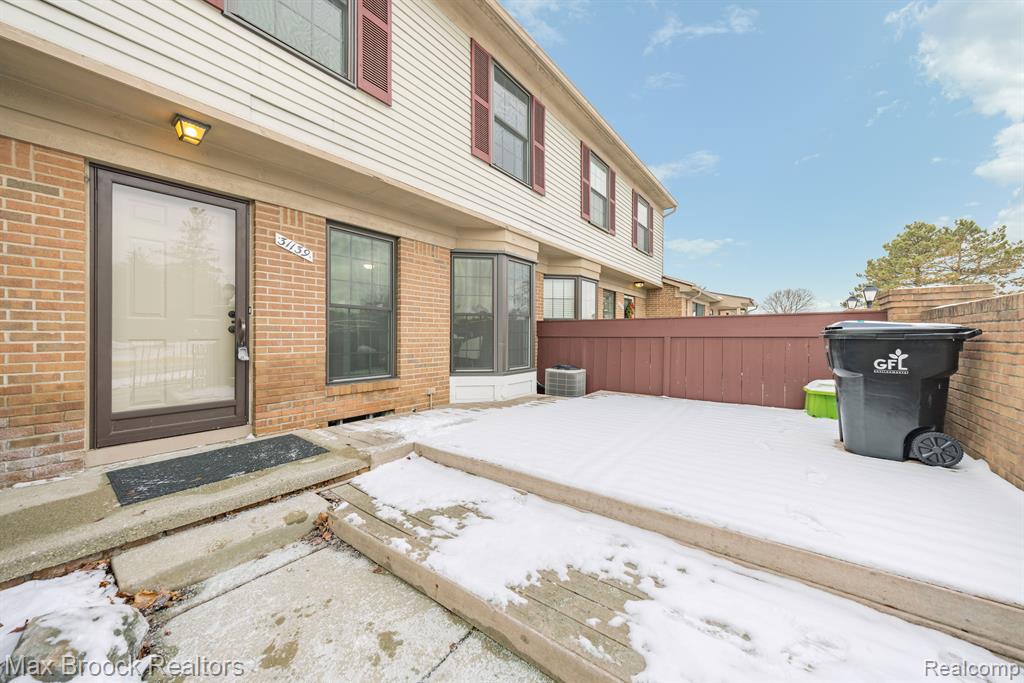 31139 COUNTRY, Farmington Hills, MI 48331 — Photo 40