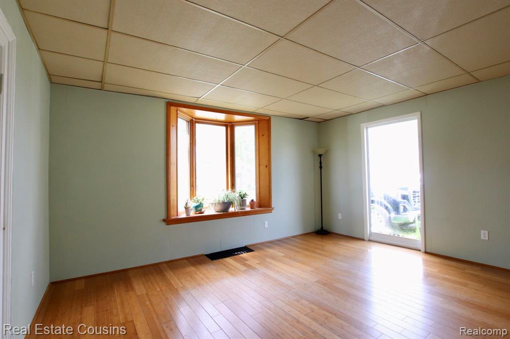 105 S Pine Street, Fenton, MI 48430 — Photo 6