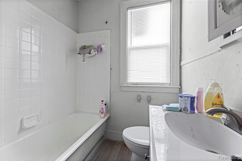 9892 Chenlot Street, Detroit, MI 48204 — Photo 19