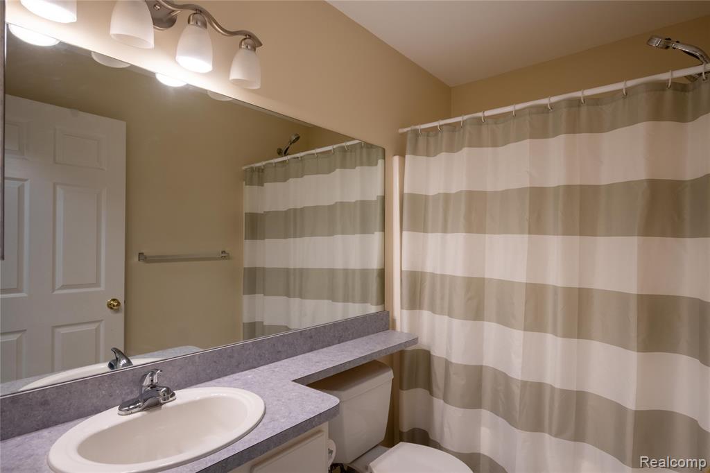 41063 Millbrook Drive, Sterling Heights, MI 48314 — Photo 17