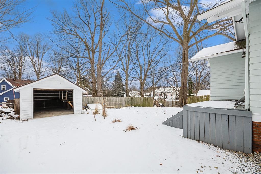 682 PINE Street, Lapeer, MI 48446 — Photo 16