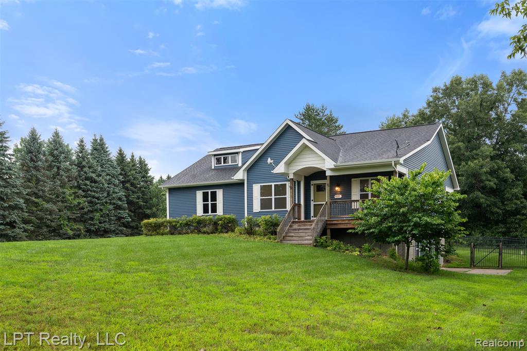 4177 Julie Kim Lane, Goodrich Vlg, MI — Photo 2