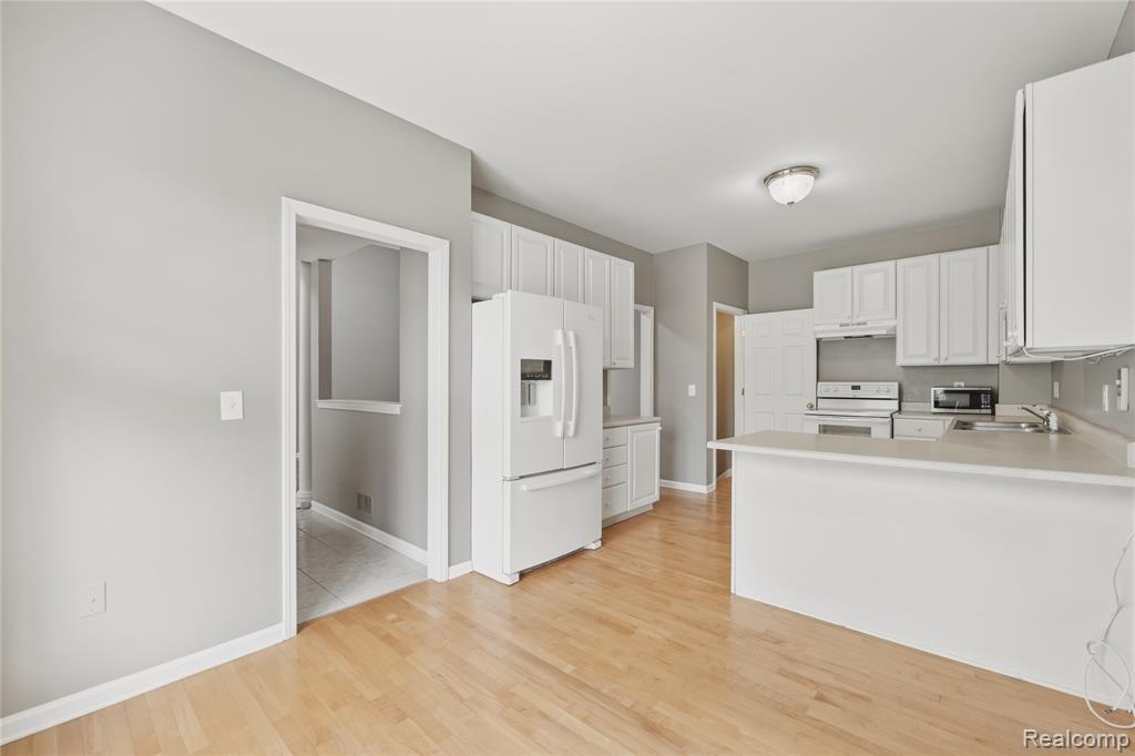 41782 Brownstone Drive, Novi, MI 48377 — Photo 9