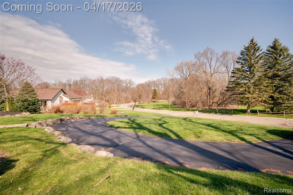 82 Granada Drive, White Lake, MI — Photo 36