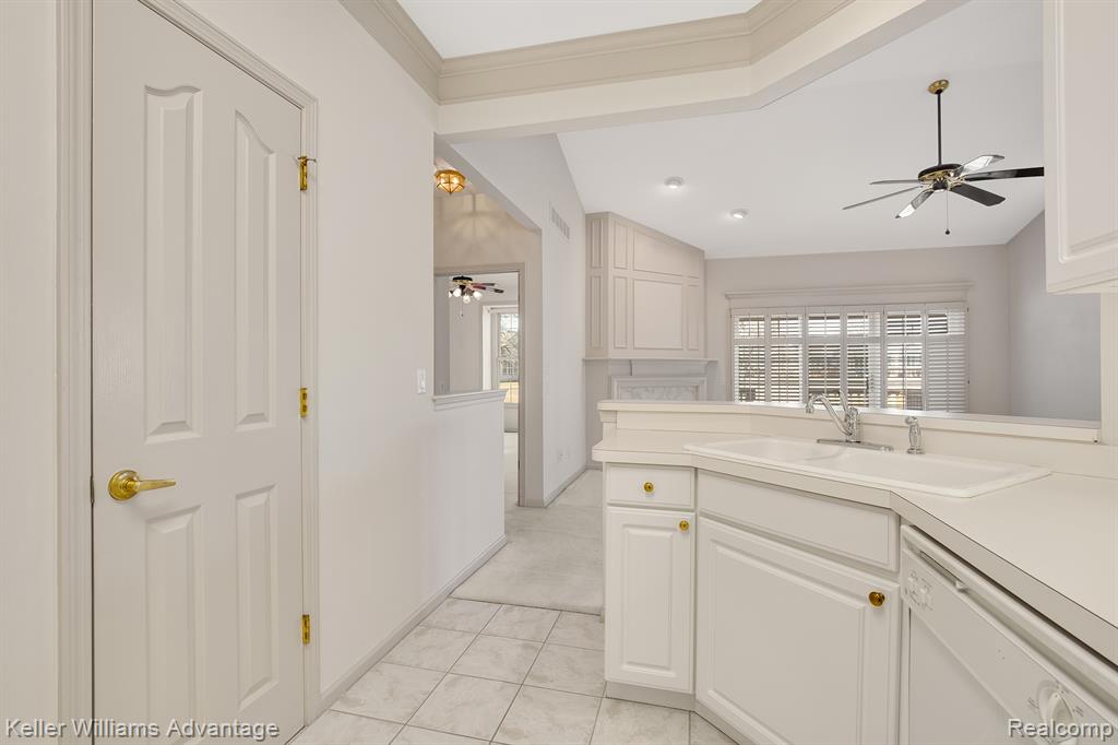 39547 CHAMPION Court, Northville, MI 48168 — Photo 18