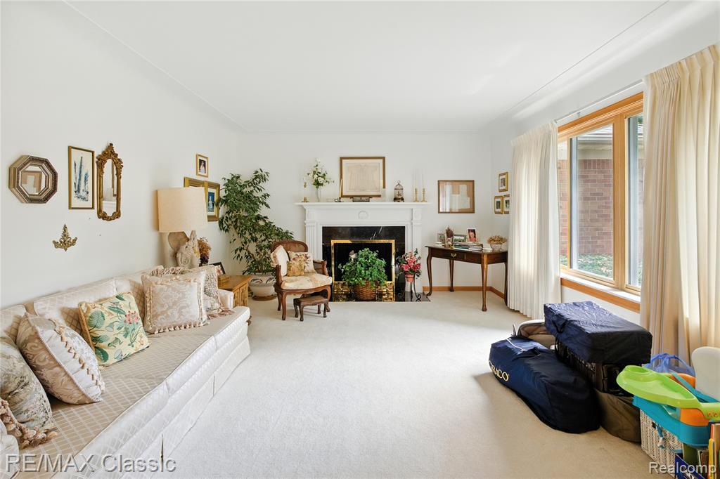 415 Booth Road, Troy, MI 48085 — Photo 9