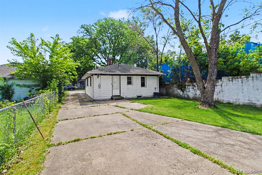 8653 Lanewood Street, Westland, MI — Photo 27
