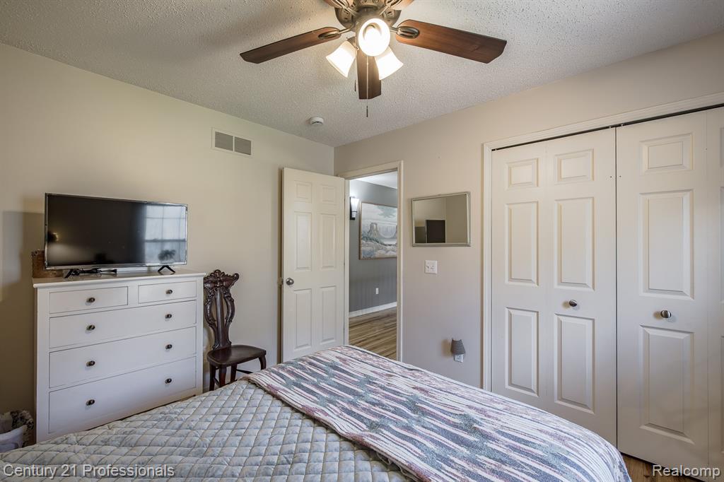 5492 E Alyssa Court, White Lake, MI 48383 — Photo 51