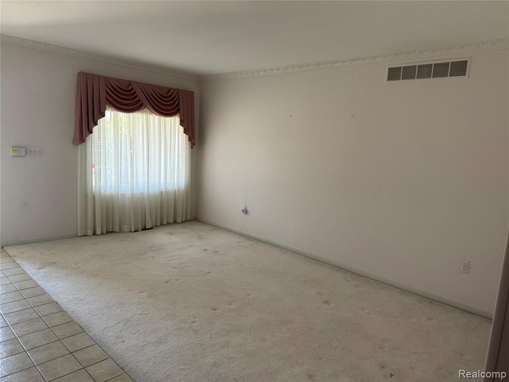 7411 N Farmington Road, Westland, MI — Photo 11