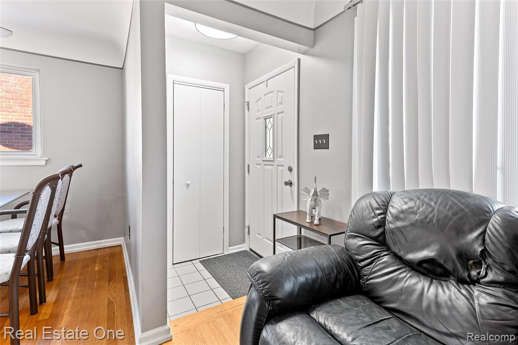 9864 Fox Avenue W, Allen Park, MI 48101 — Photo 9