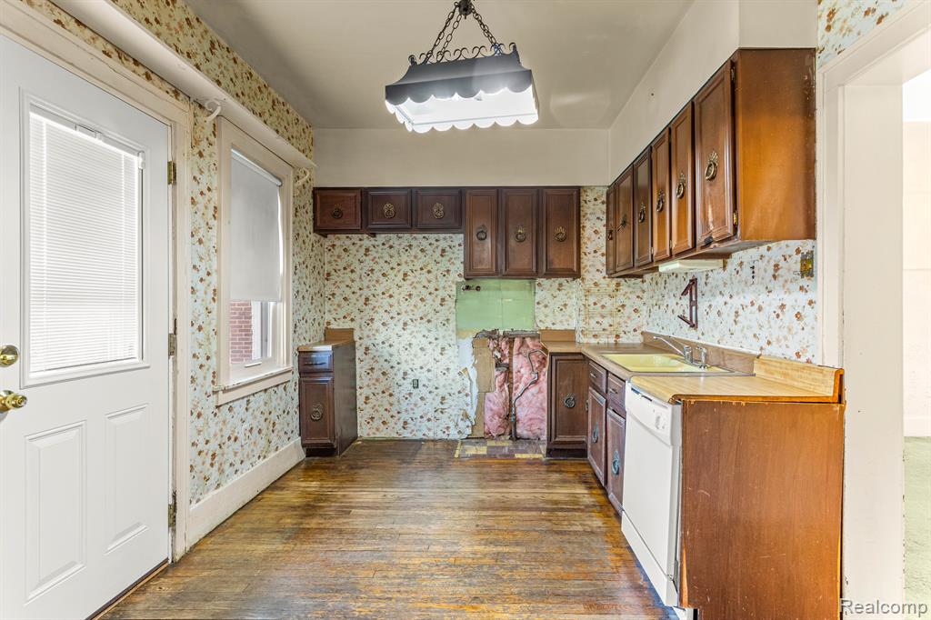 7722 MILLER Road, Dearborn, MI 48126 — Photo 9