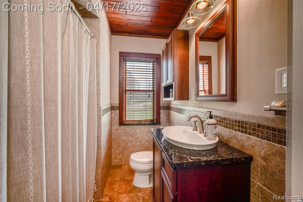 82 Granada Drive, White Lake, MI — Photo 15
