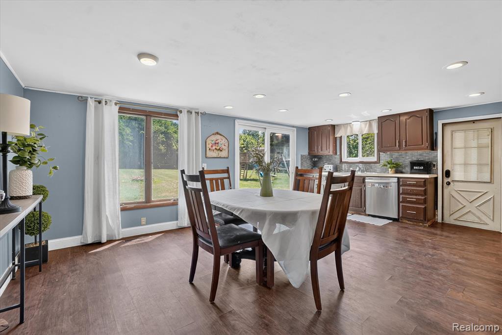 508 Deland Road, Flushing, MI 48433 — Photo 11