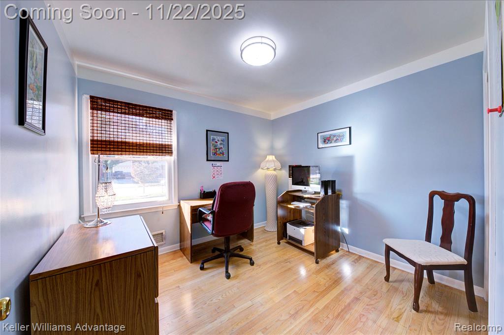 9338 Colorado Street, Livonia, MI 48150 — Photo 28