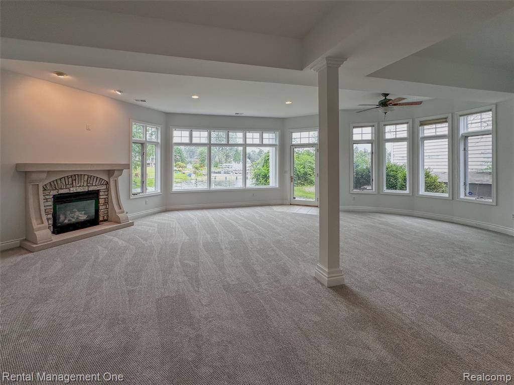 5742 PUTNAM Drive, West Bloomfield, MI 48323 — Photo 47