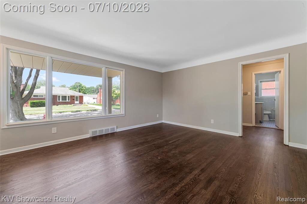 9370 Gillman Street, Livonia, MI 48150 — Photo 30