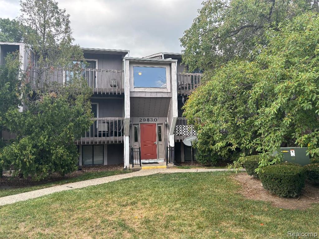 29830 W 12 Mile Road, 312, Farmington Hills, MI 48334