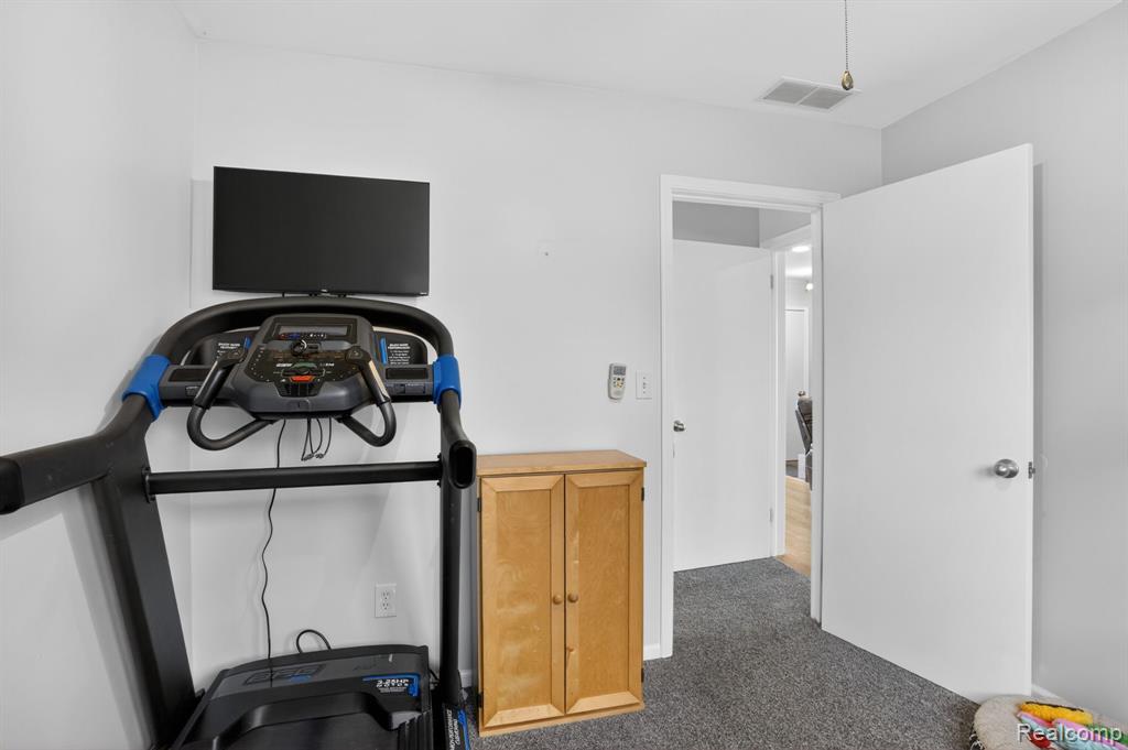 1352 Georgia Avenue, Marysville, MI 48040 — Photo 32