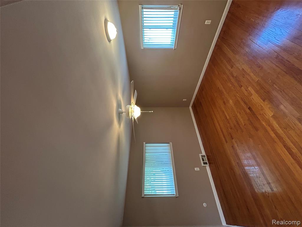 129 Pleasant Lake Drive, Waterford, MI 48327 — Photo 11