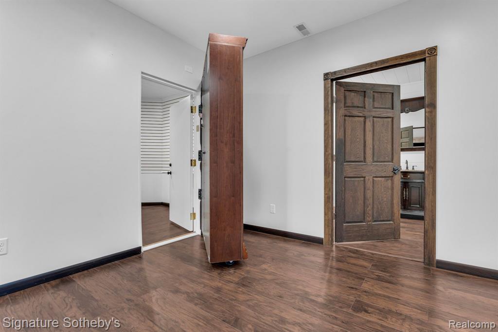 9019 HILLVIEW Lane, Jackson, MI 49201 — Photo 17