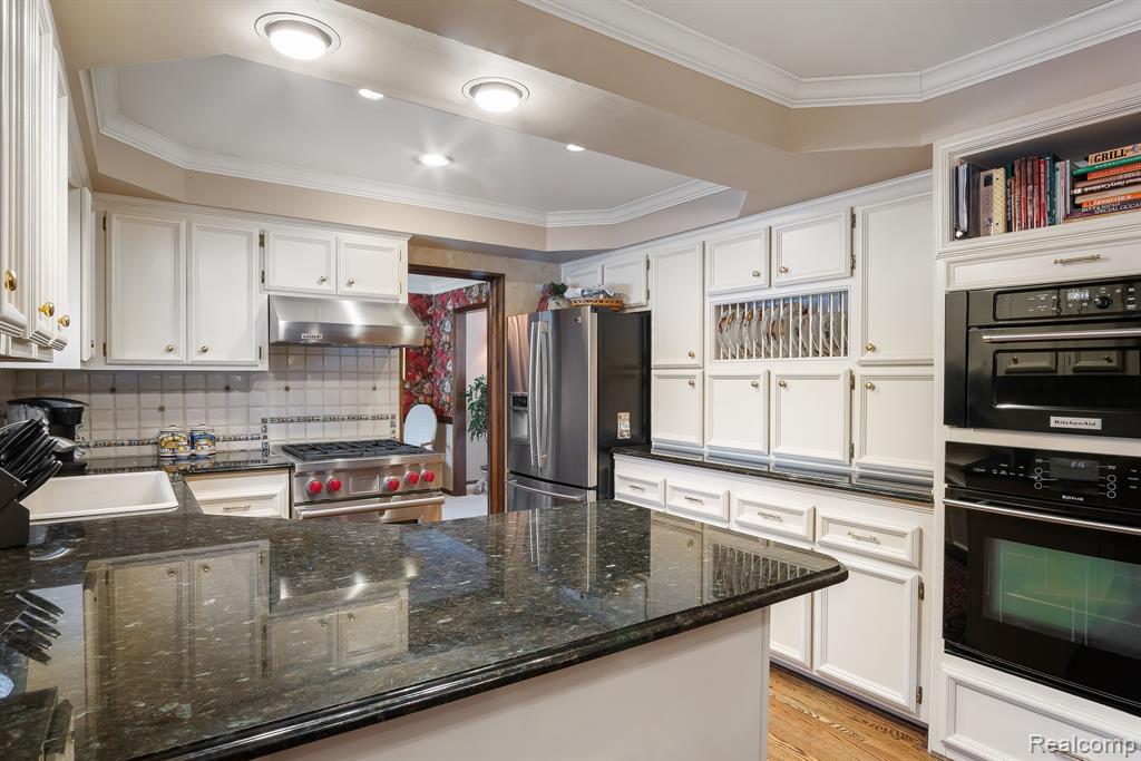 53800 WOODBRIDGE Drive, Shelby Twp, MI 48316 — Photo 5