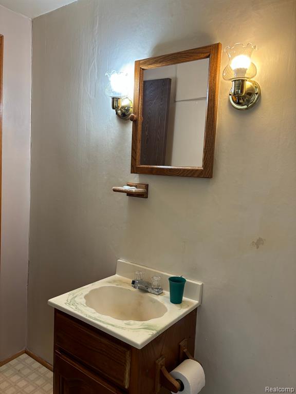 5990 FOREST Avenue, Otter Lake, MI 48464 — Photo 16