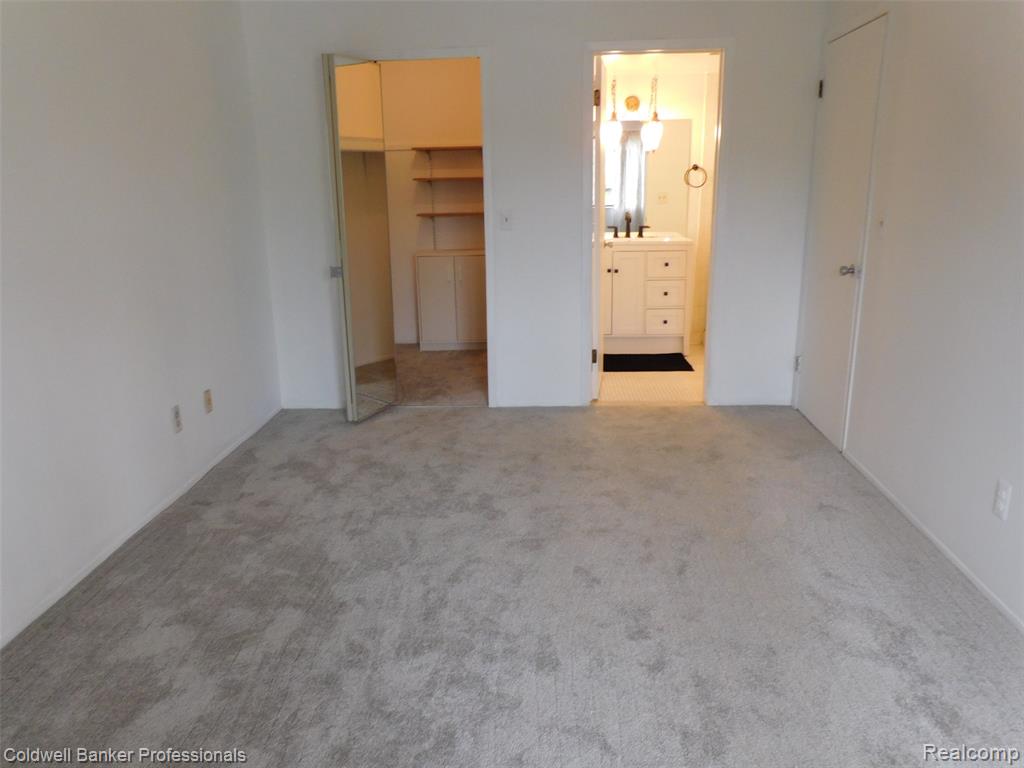 3915 Lone Pine Road, 100, West Bloomfield, MI 48323 — Photo 20