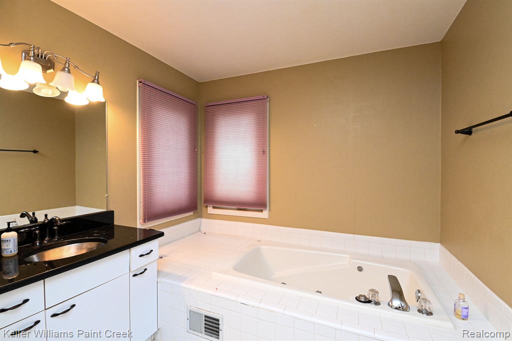 42571 Wimbleton Way, Novi, MI — Photo 31