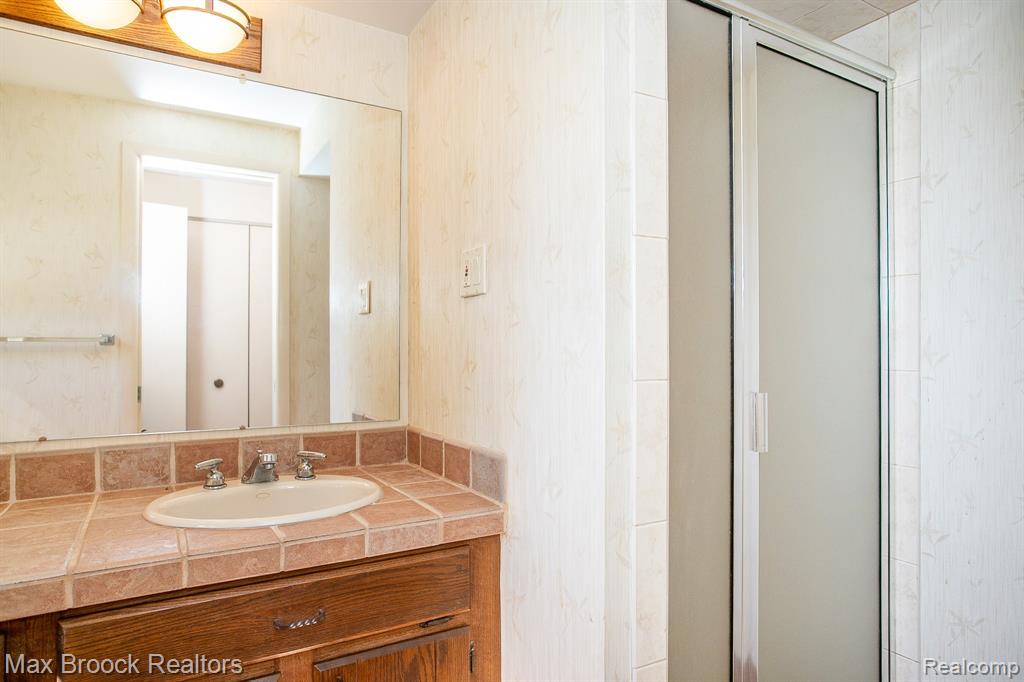 4298 Cherrywood Drive, Troy, MI 48098 — Photo 43