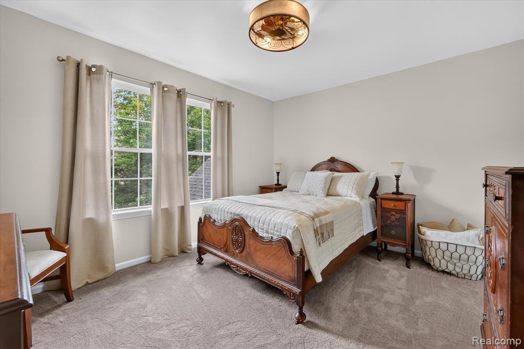 2333 Sandlewood Drive, White Lake, MI 48383 — Photo 37