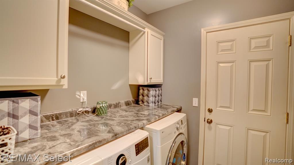 9170 Liverpool Court, Grand Blanc, MI 48439 — Photo 16