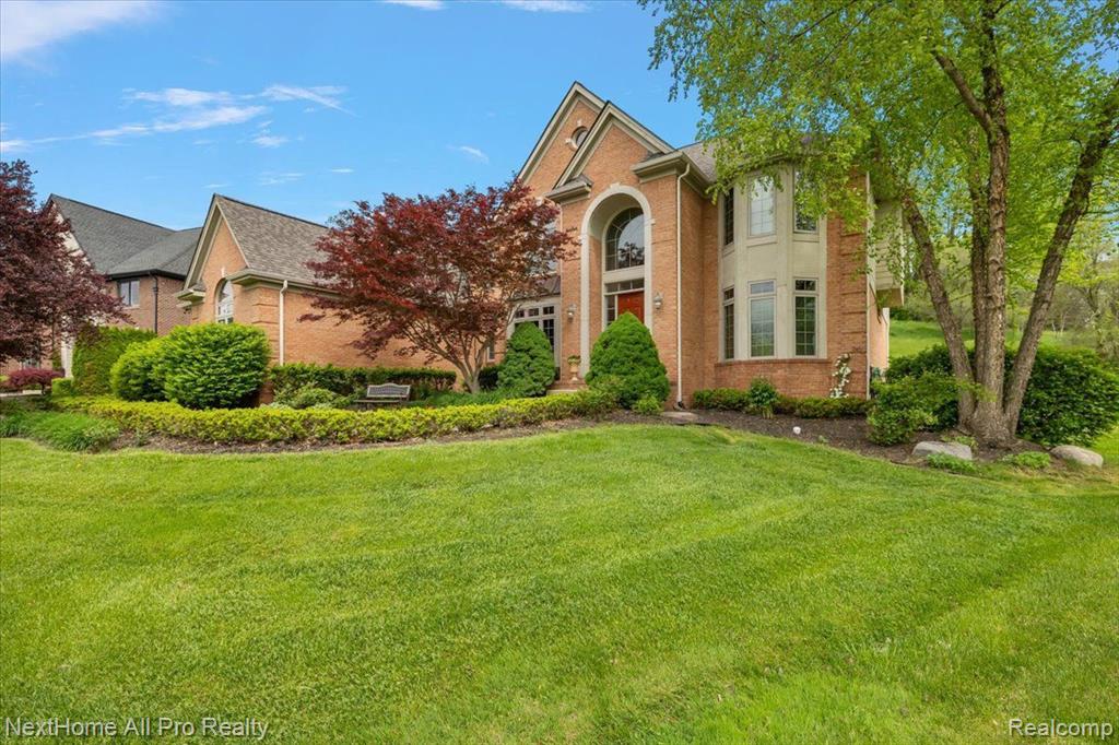 18730 MARBLE HEAD Drive, Northville, MI 48168 — Photo 2