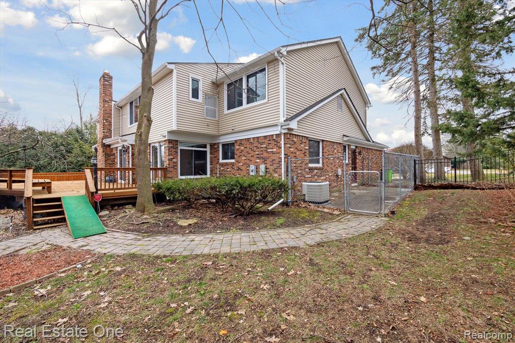 5363 HIGH COURT Way, West Bloomfield, MI 48323 — Photo 54
