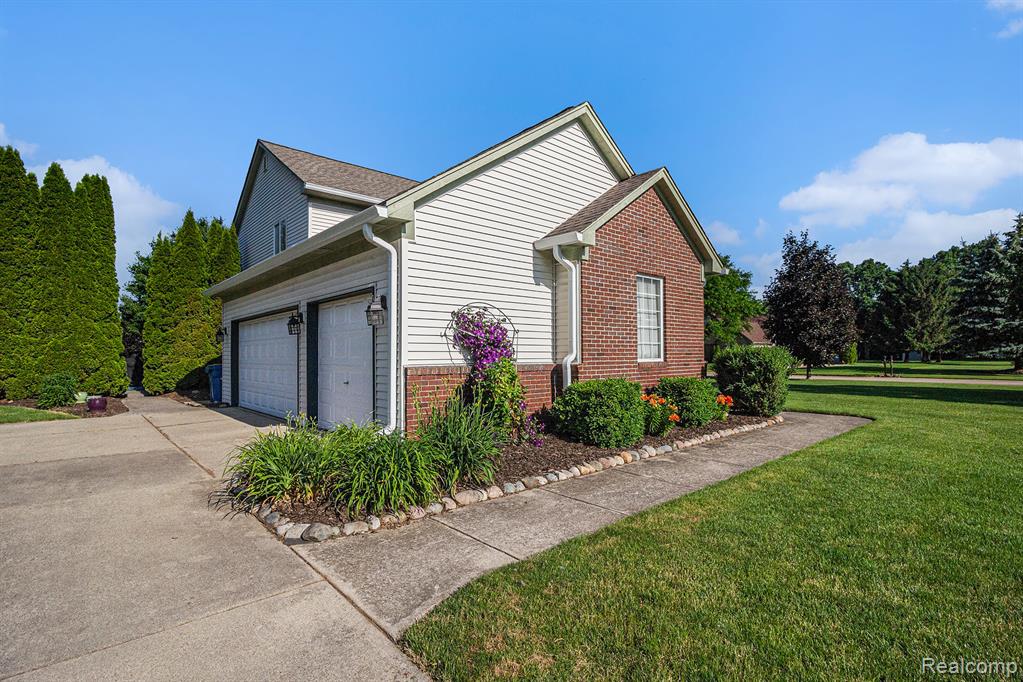 5270 Dillon Drive, White Lake, MI 48383 — Photo 3