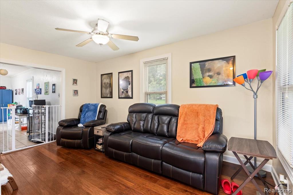 607 W Henry Street, Charlotte, MI 48813 — Photo 6