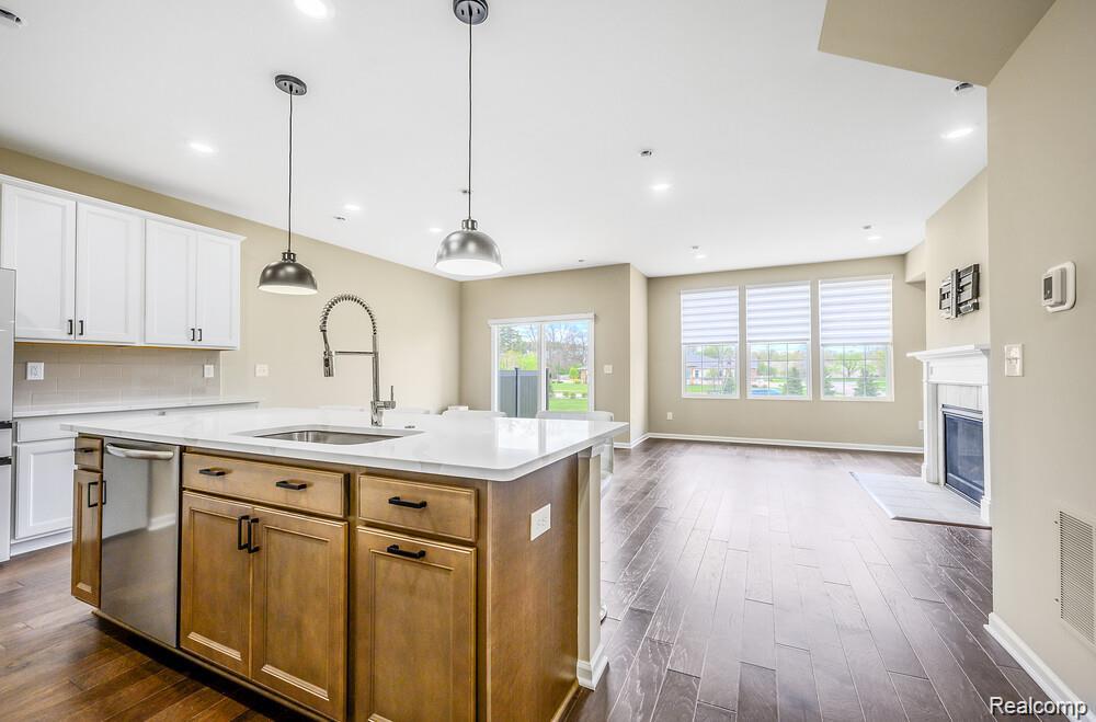 1674 Addison Circle, Walled Lake, MI 48390 — Photo 5