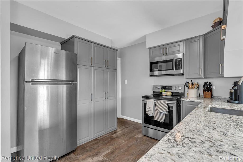 4240 Mandalay Avenue, Royal Oak, MI 48073 — Photo 5