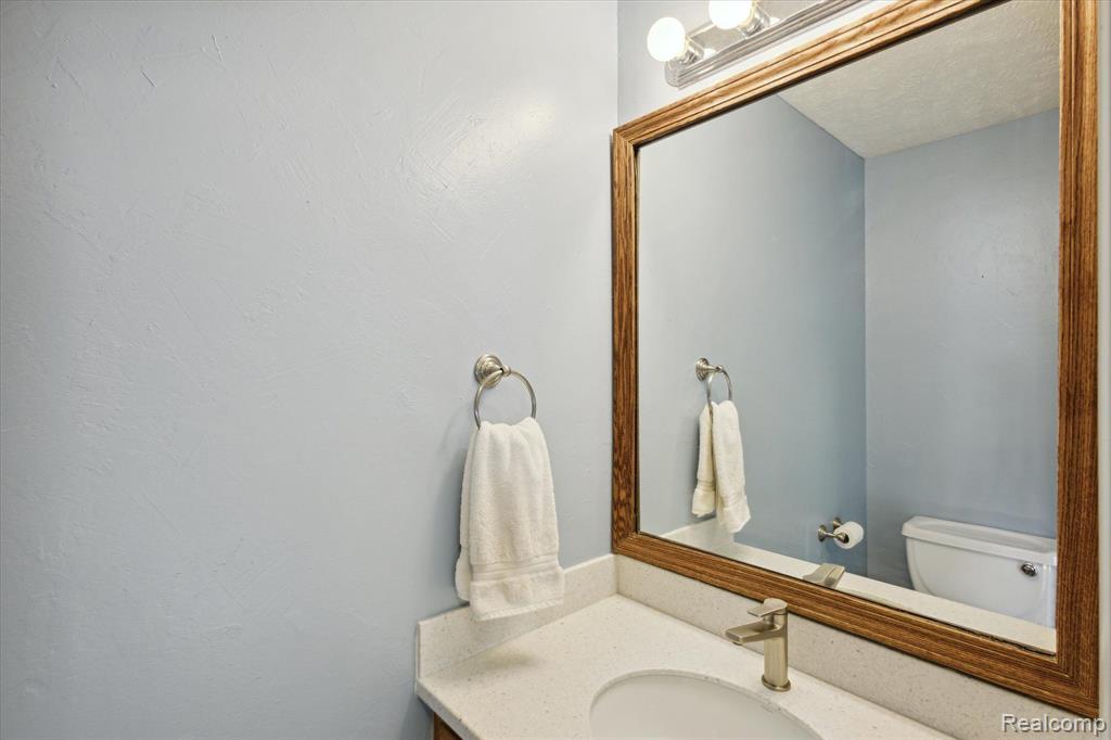 826 CRICKET Crossing, Pinckney, MI 48169 — Photo 15