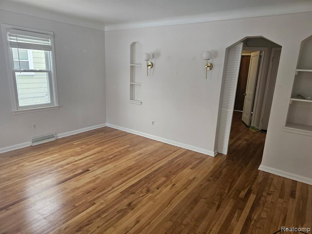 714 E 12 Mile Road, Royal Oak, MI 48073 — Photo 7