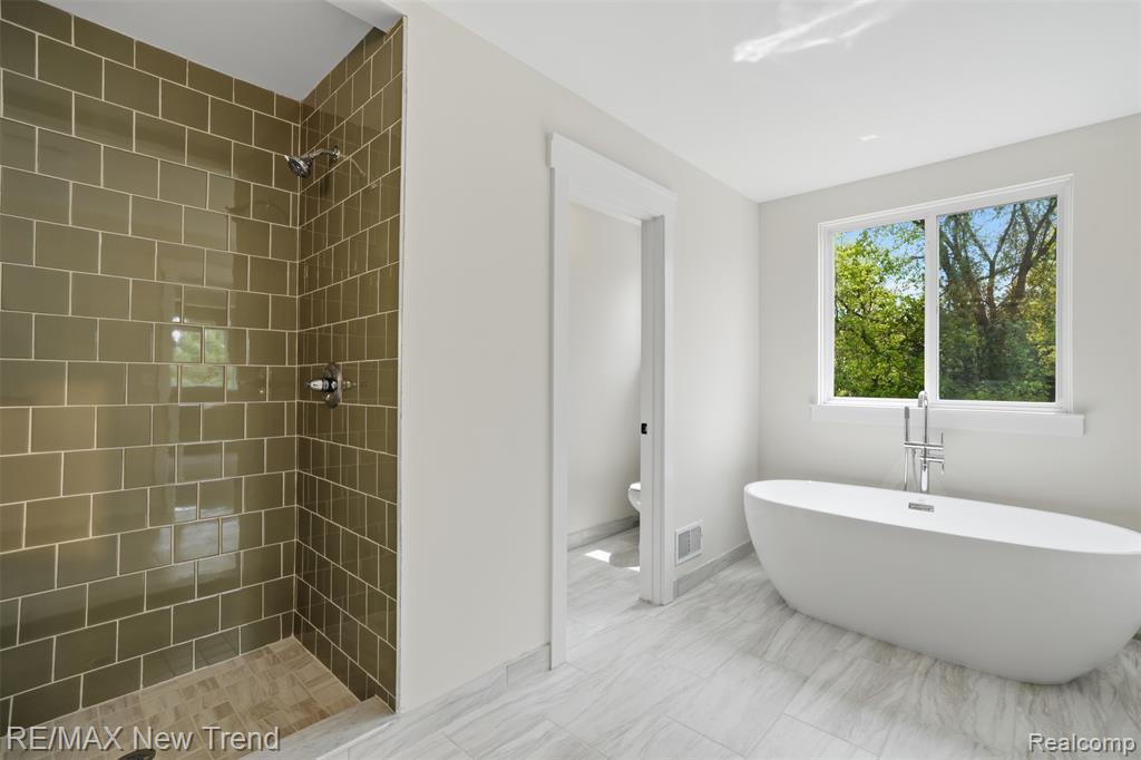 2100 Crested Butte Drive, White Lake, MI 48383 — Photo 33