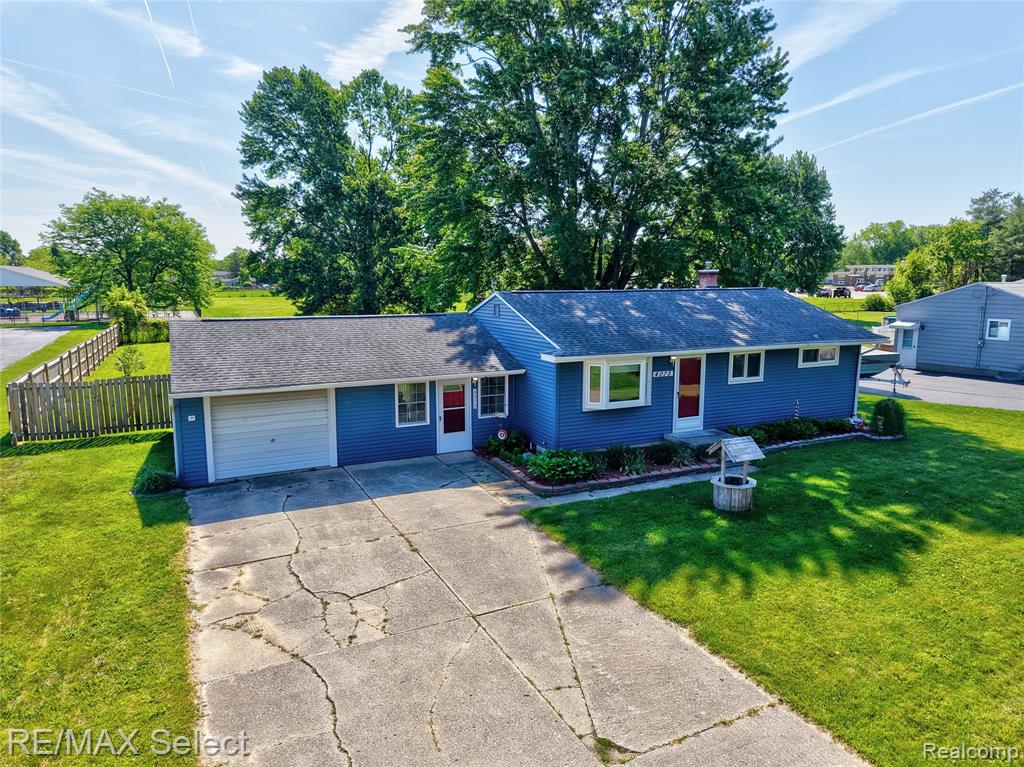 4075 Bristolwood Drive, Flint, MI 48507 — Photo 2
